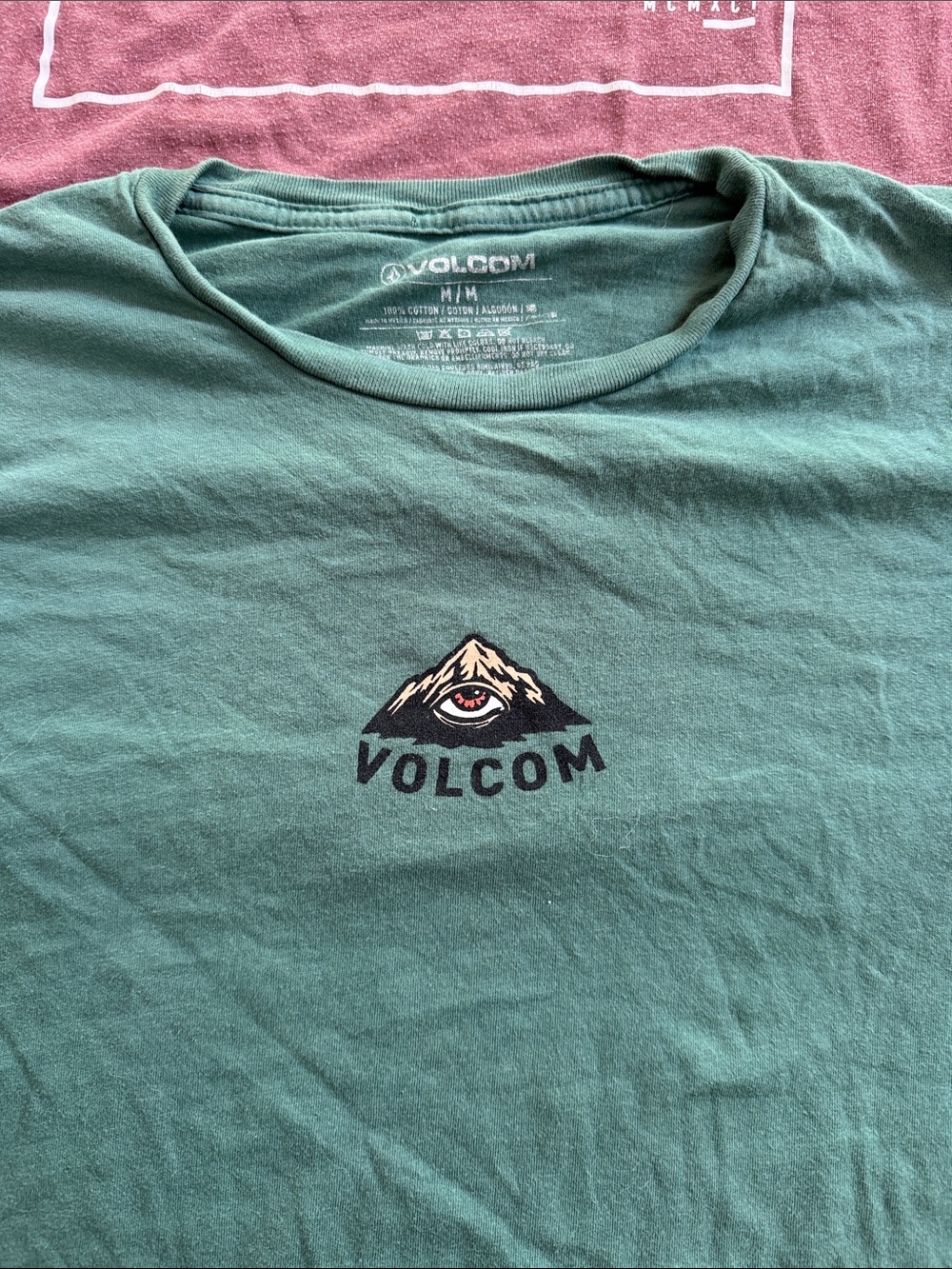 Volcom Tee bundle of 2; Green Eye Logo and lt burgundy bear Short Sleeve - Picture 2 of 7